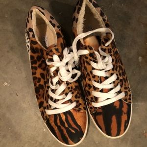 Leopard shoes